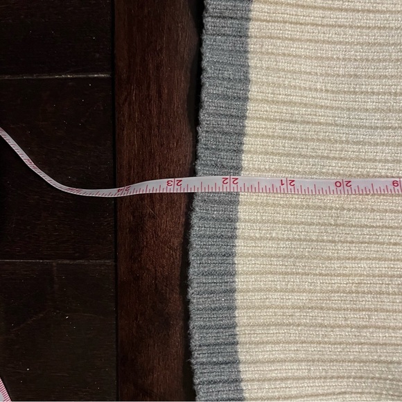 New w/o Tag Zara Wimen Overside Gray and Cream Striped Crewneck Sweater - Picture 6 of 7